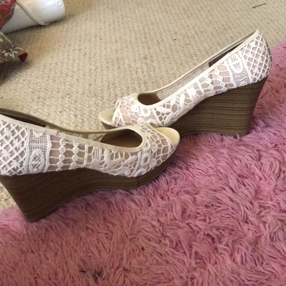 Lacy wedge - Picture 6 of 7